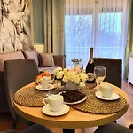 Apartment Miodowy Dom Exspanse 2 Lub 3 Z Tarasem I Parkingiem