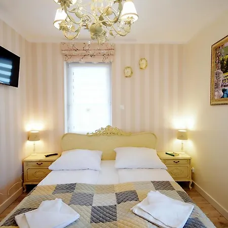 Apartment Miodowy Dom Exspanse 2 Lub 3 Z Tarasem I Parkingiem Kolobrzeg