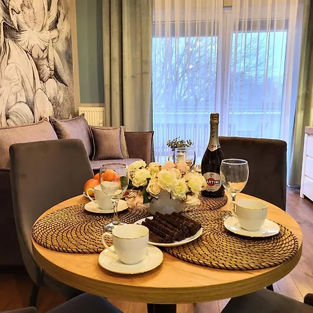 Daire Miodowy Dom Exspanse 2 Lub 3 Z Tarasem I Parkingiem